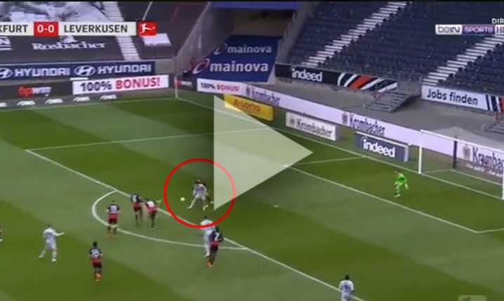 TAKIEGO GOLA strzelił gracz Bayeru w meczu z Eintrachtem! [VIDEO]